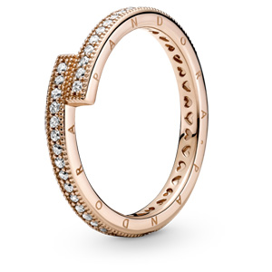 Sparkling Overlapping Ring