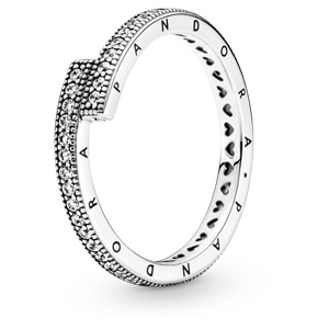 Sparkling Overlapping Ring